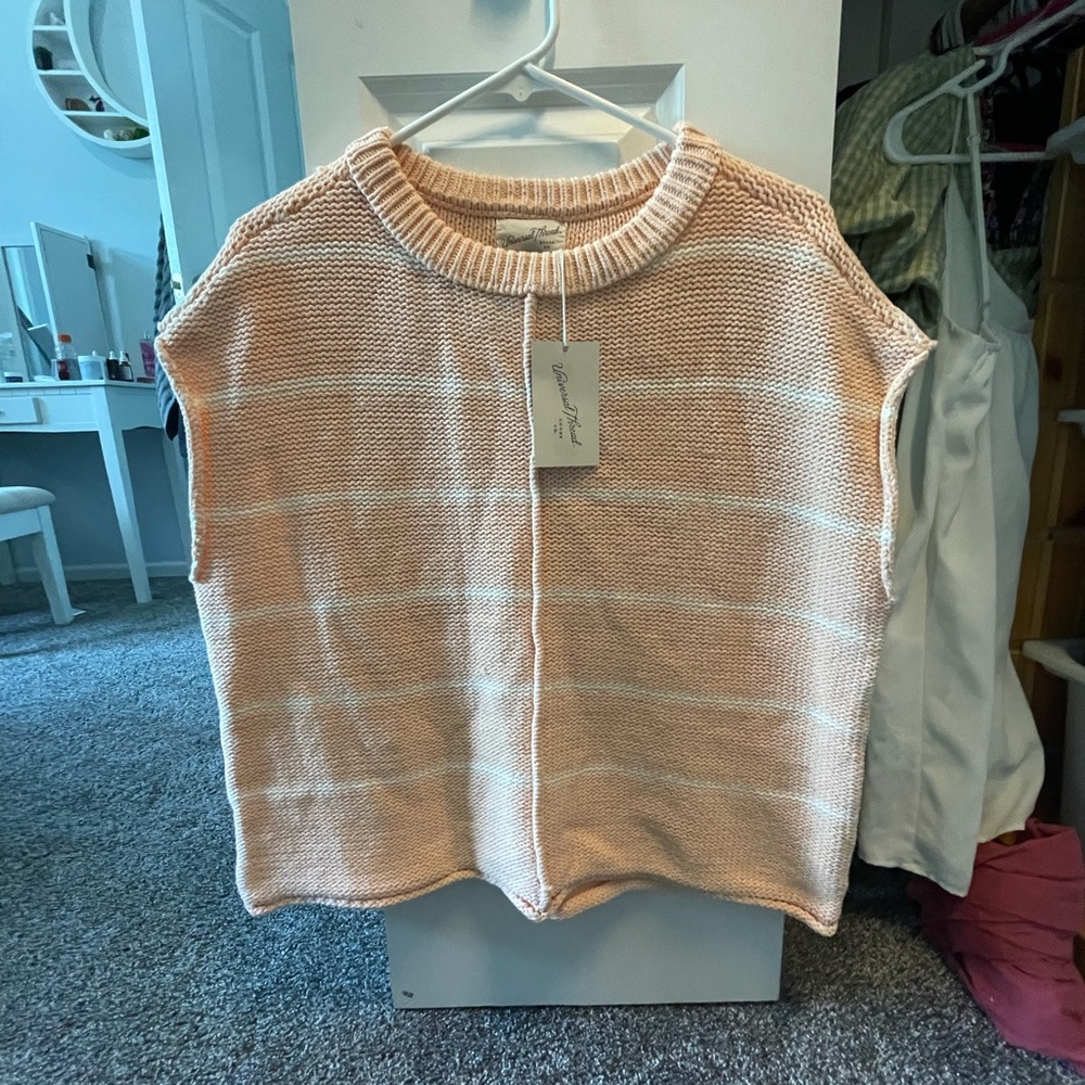 Universal threads sweater vest